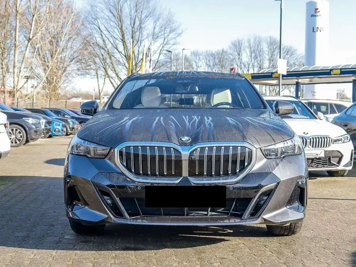 Usata BMW 520 M Sport 197 CV (144 kW) 2025 Grigio Station wagon