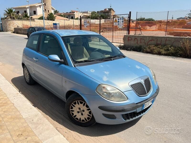 Usata 2004 Lancia Ypsilon Due volumi | 1500 € (Ottimo prezzo) - Immagine 1/4