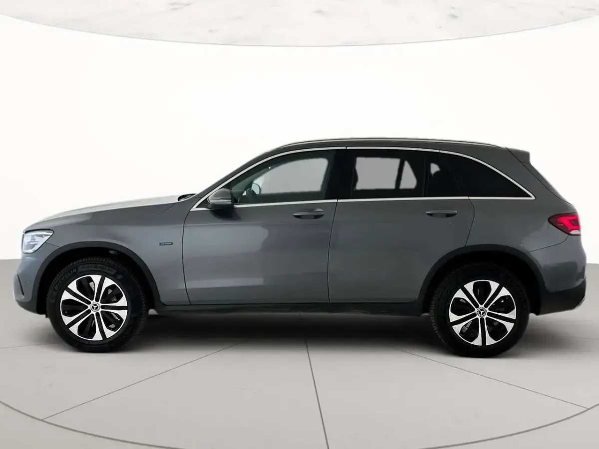 Usata Mercedes GLC300 306 CV (225 kW) 2021 Grigio SUV