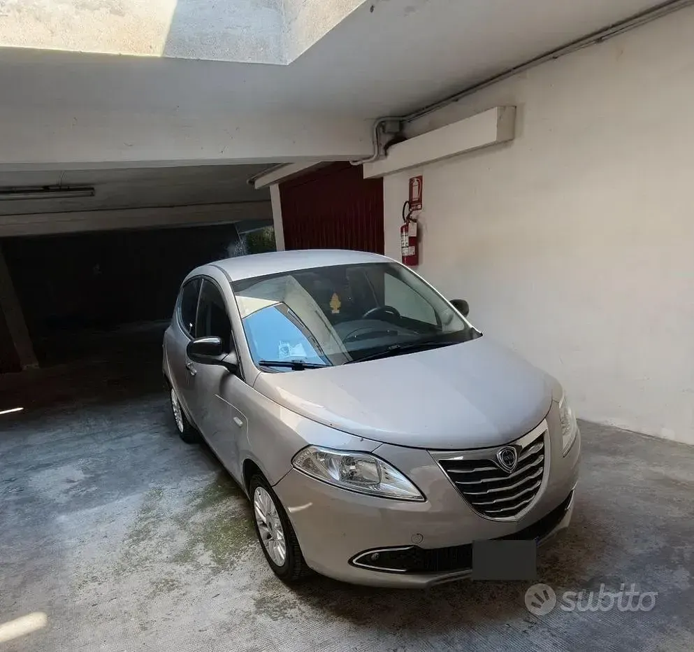 Usata Lancia Ypsilon Gold 69 CV (50 kW) 2015 Utilitaria