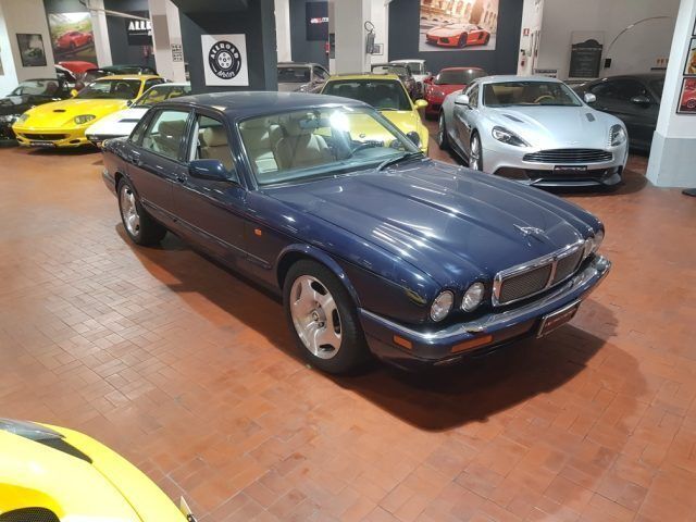 Blu pastello Usata 1995 Jaguar XJR Tre volumi | 20.800 € - Immagine 1/4