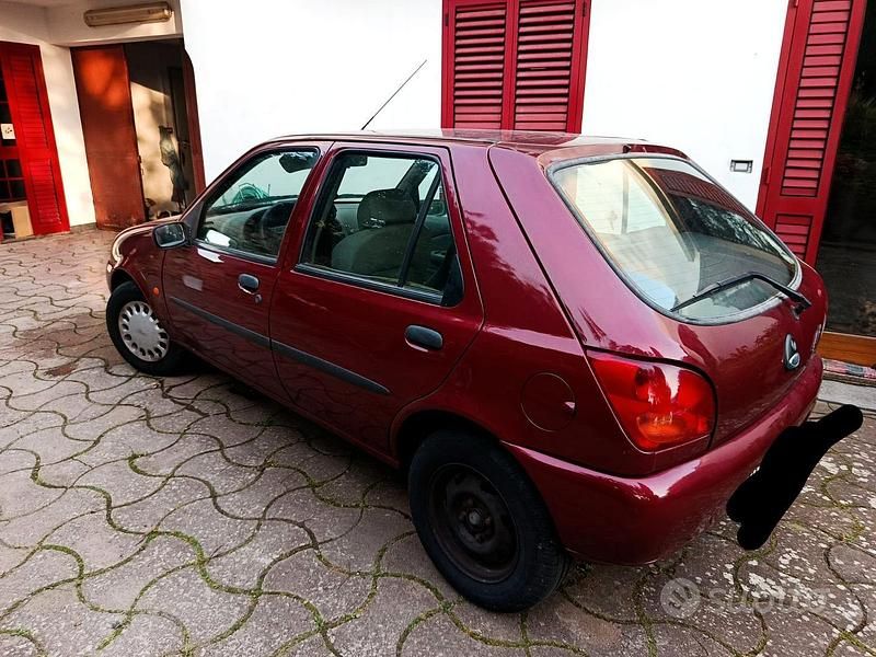 Usata Ford Fiesta 1999 Utilitaria
