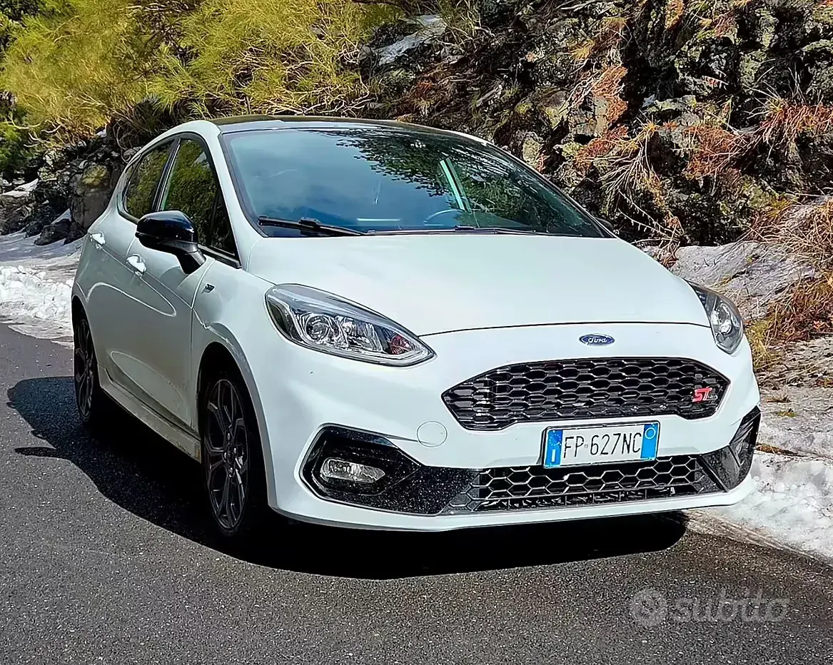 Usata Ford Fiesta ST-Line 120 CV (88 kW) 2018 Bianco Utilitaria