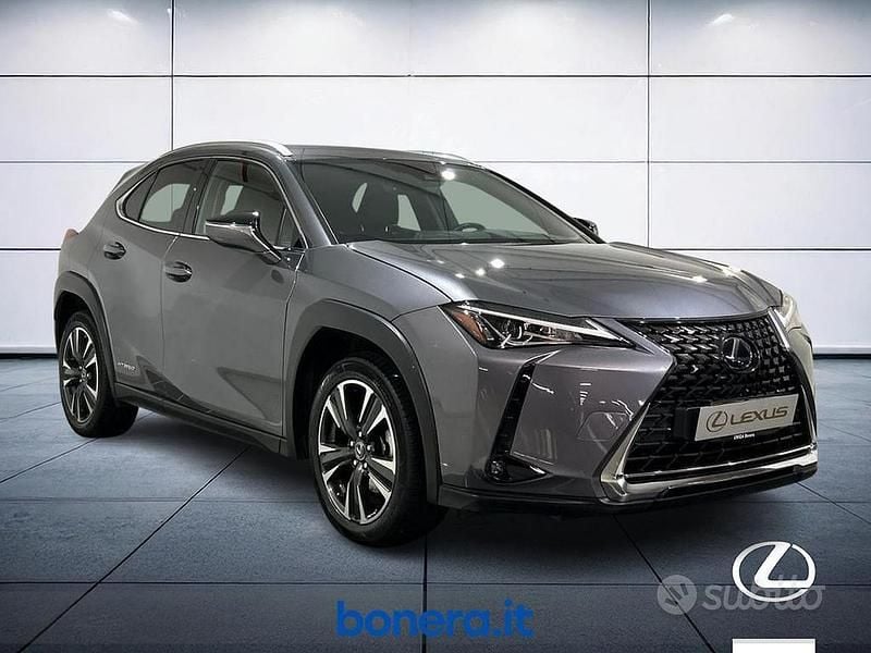 Usata Lexus UX 250h Executive Line 184 CV (135 kW) 2019 Grigio SUV