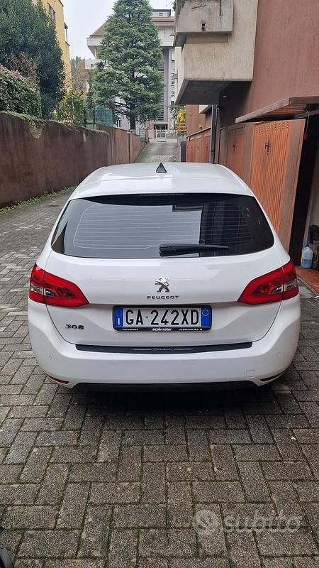 Bianco Usata 2020 Peugeot 308 Station wagon | 12.000 € (Buon prezzo) - Immagine 1/4