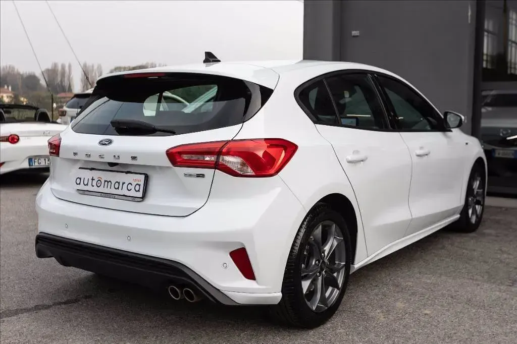 Usata Ford Focus ST-Line 125 CV (91 kW) 2022 Bianco Berlina