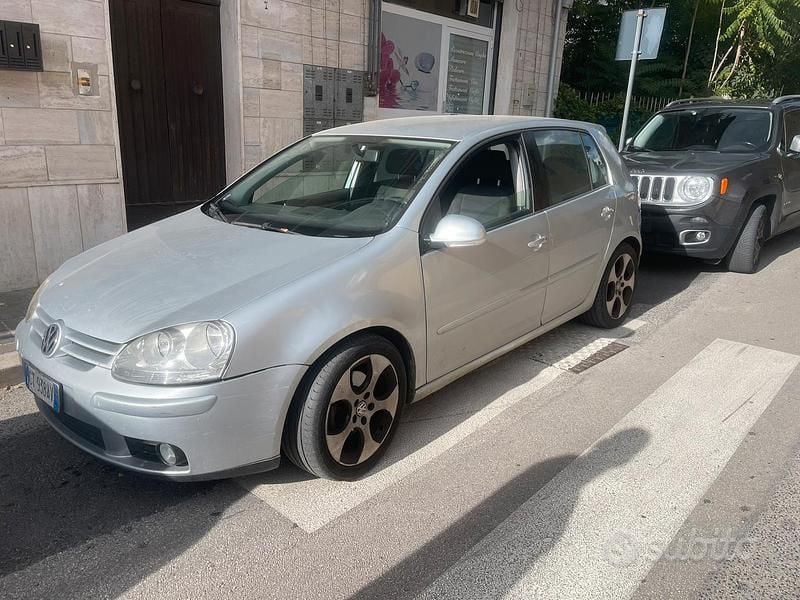 Usata VW Golf V 105 CV (77 kW) 2007 Utilitaria