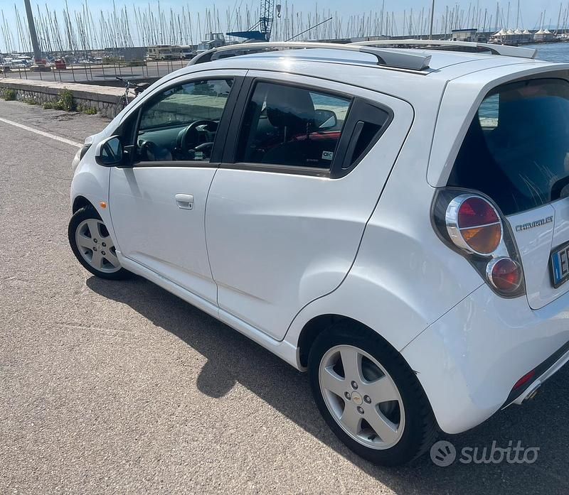 Usata Chevrolet Spark LT 81 CV (59 kW) 2010 Bianco Utilitaria