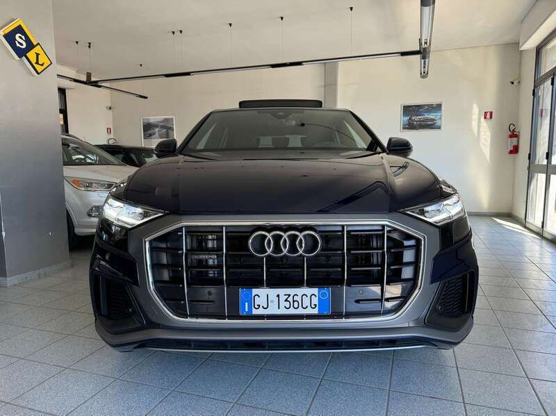 Usata Audi Q8 290 CV (213 kW) 2022 Blu SUV