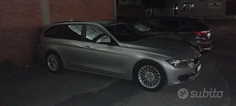 Usata BMW 318 143 CV (105 kW) 2013 Grigio Station wagon
