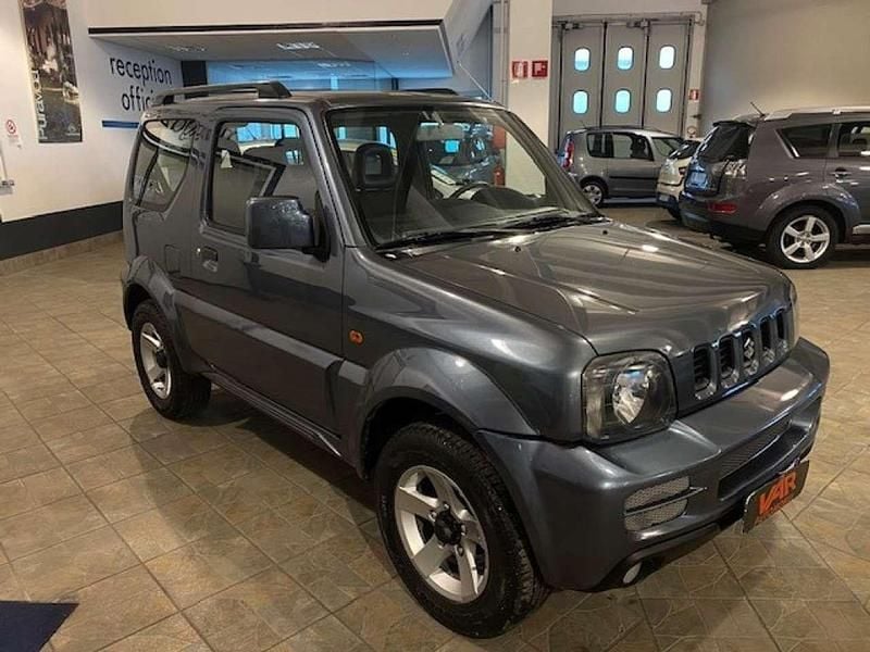Grigio(met.) Usata 2007 Suzuki Jimny SUV | 9799 € (Buon prezzo) - Immagine 1/4