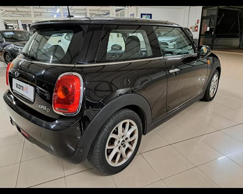 Usata Mini ONE 75 CV (55 kW) 2016 Nero Utilitaria