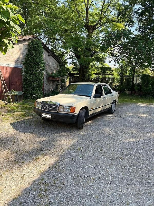 Usata 1988 Mercedes 190 Tre volumi | 3250 € - Immagine 1/4