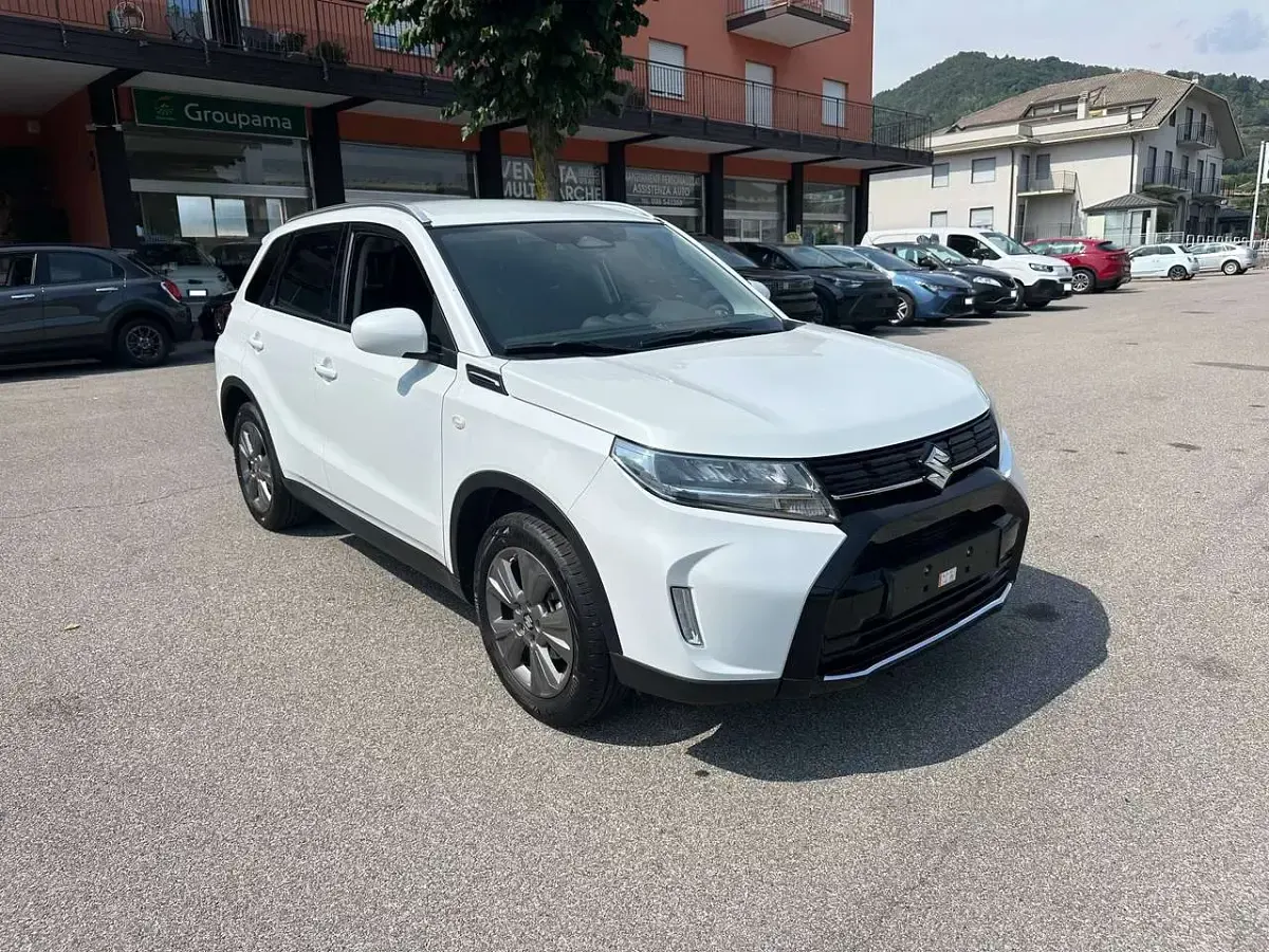 Usata Suzuki Vitara Cool 110 CV (80 kW) 2025 Bianco SUV