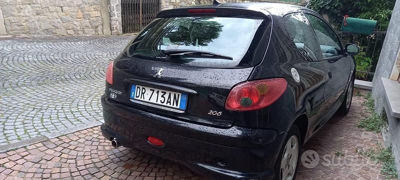 Usata Peugeot 206 75 CV (55 kW) 2008 Nero Utilitaria
