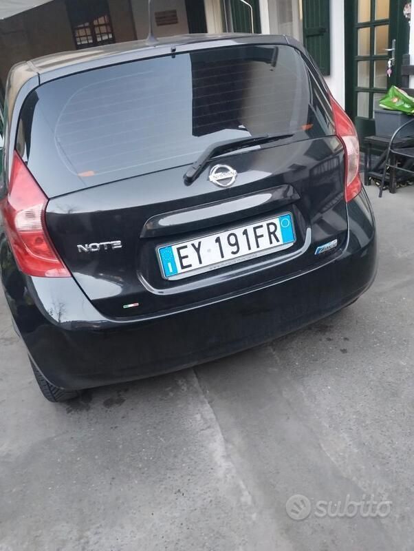 Usata Nissan Note 90 CV (66 kW) 2015 Nero Monovolume