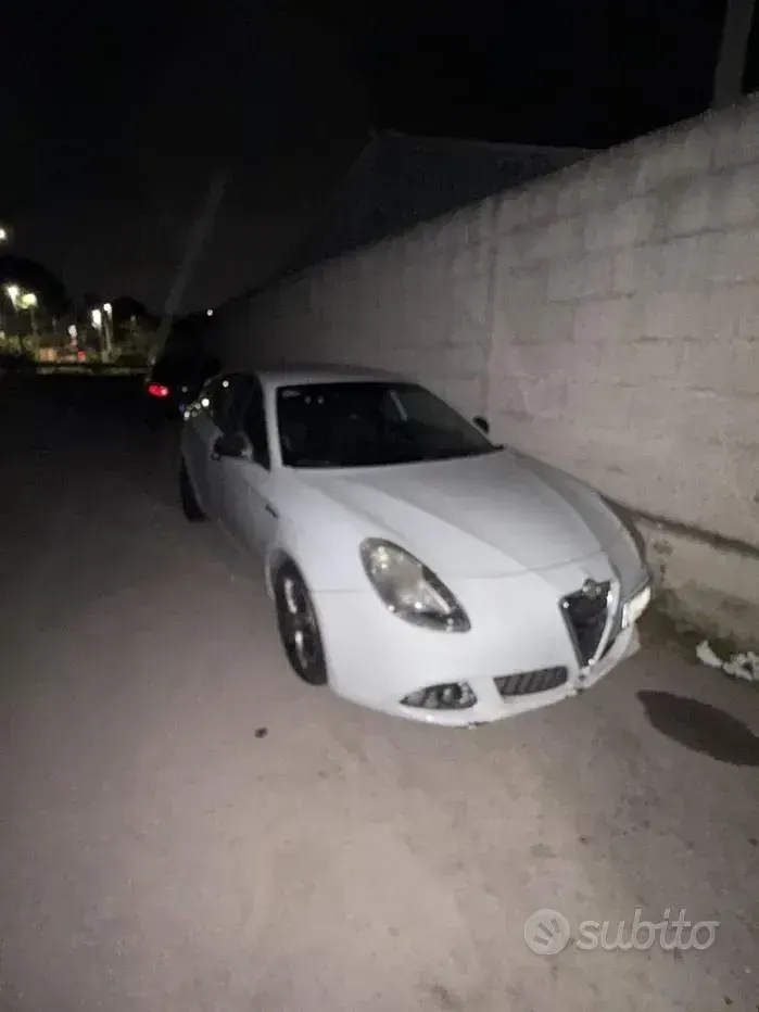 Usata Alfa Romeo Giulietta 105 CV (77 kW) 2012 Utilitaria