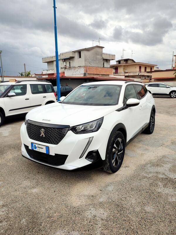 Usata Peugeot 2008 Allure 101 CV (74 kW) 2021 Bianco SUV