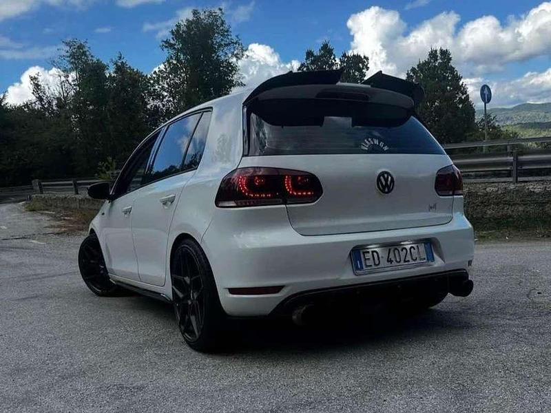 Usata 2010 VW Golf Trendline Tre volumi | 2500 € (Super prezzo) - Immagine 1/2