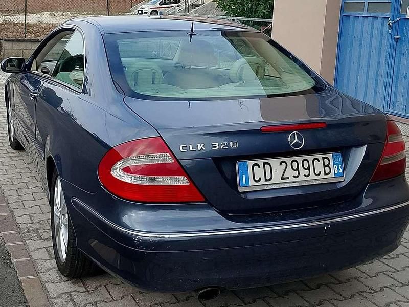 Blu/azzurro Usata 2002 Mercedes CLK320 Avantgarde Coupé | 7000 € (Super prezzo) - Immagine 1/4