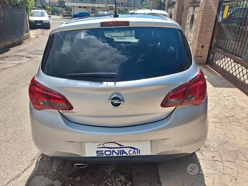 Usata Opel Corsa 69 CV (50 kW) 2016 Argento Berlina
