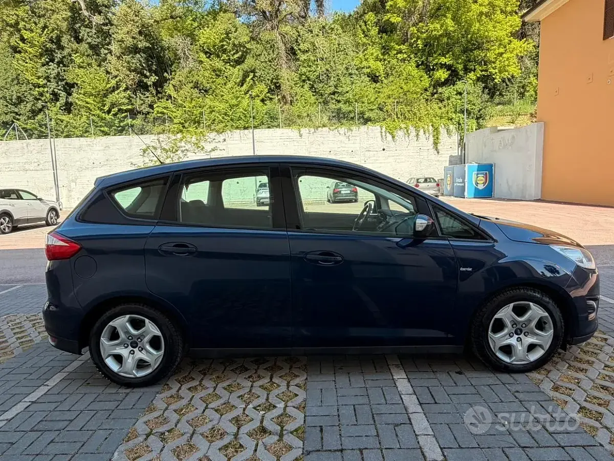 Begagnad Ford C-MAX 125 HK (91 kW) 2013 Minibuss
