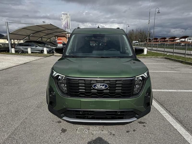 Nuova Ford Tourneo Courier Active 125 CV (91 kW) 2025 Bursting green Monovolume