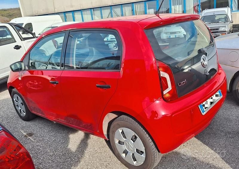Usata VW up! 60 CV (44 kW) 2015 Rosso Utilitaria