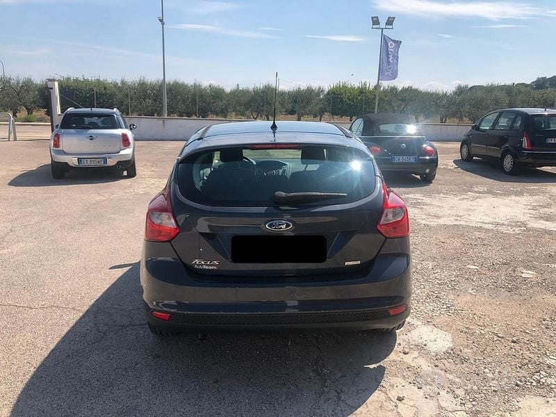 Usata Ford Focus Titanium S 125 CV (91 kW) 2013 Blu Berlina