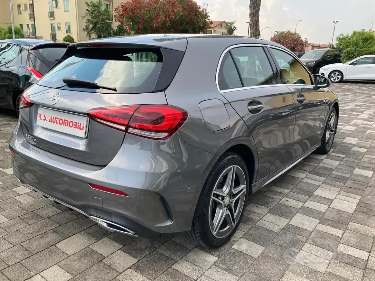 Usata Mercedes A250 Premium 160 CV (117 kW) 2020 Grigio Berlina