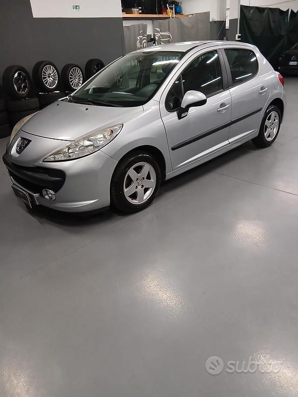 Usata Peugeot 207 Sport 75 CV (55 kW) 2009 Grigio Berlina