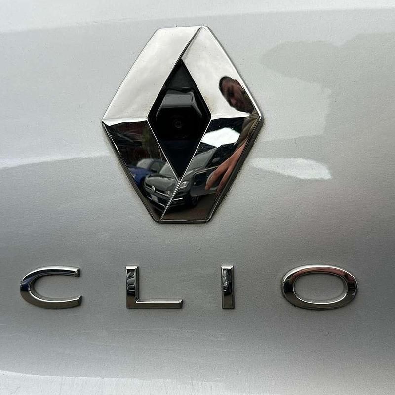 Usata Renault Clio V Intens 86 CV (63 kW) 2020 Argento Berlina