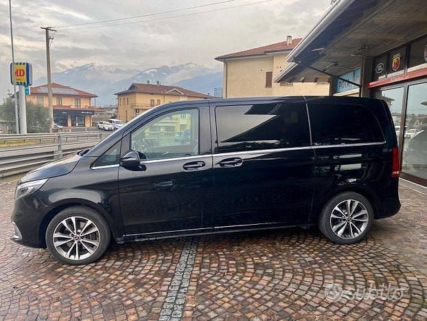 Usata Mercedes V250 Premium 190 CV (139 kW) 2019 Nero Monovolume