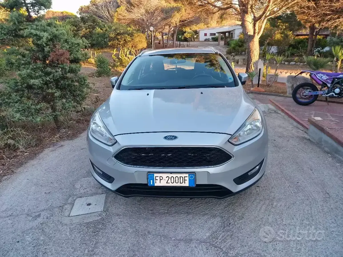 Usata Ford Focus 120 CV (88 kW) 2018 Grigio Station wagon