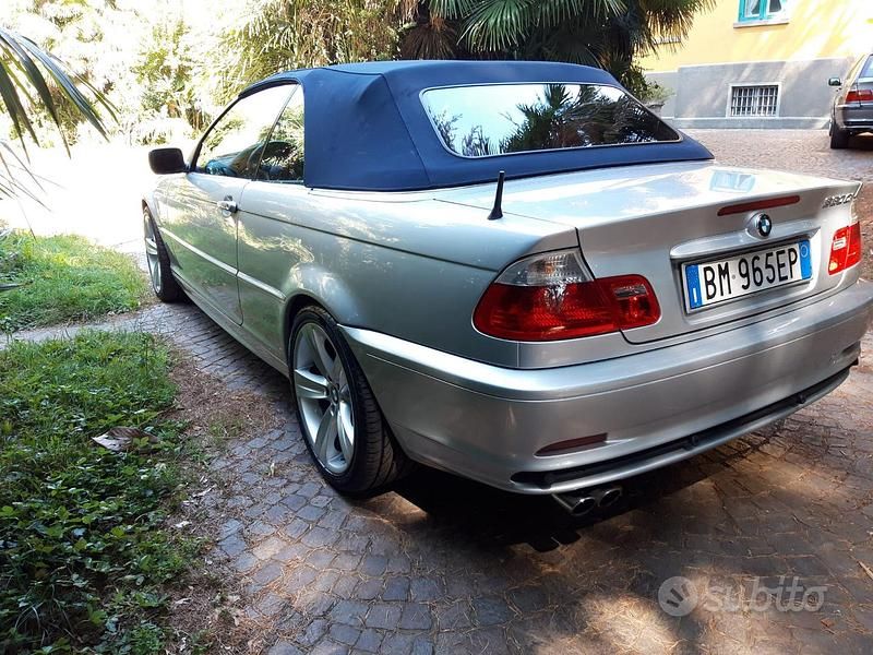 Begagnad BMW 2000 2000 Grå Sedan