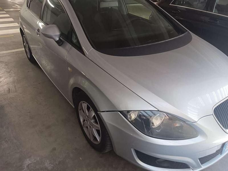 Usata Seat Leon Reference 105 CV (77 kW) 2011 Argento Utilitaria