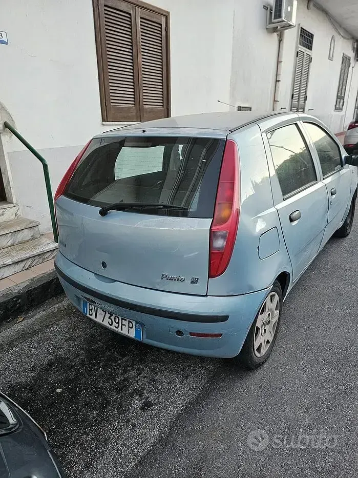 Usata Fiat Punto 80 CV (58 kW) 2001 Bluazzurro Utilitaria