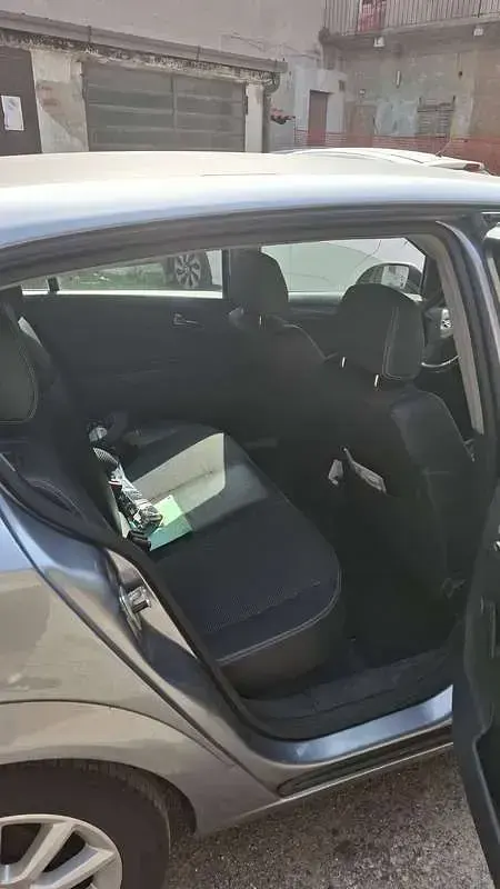 Usata Opel Astra Cosmo 105 CV (77 kW) 2005 Argento Berlina