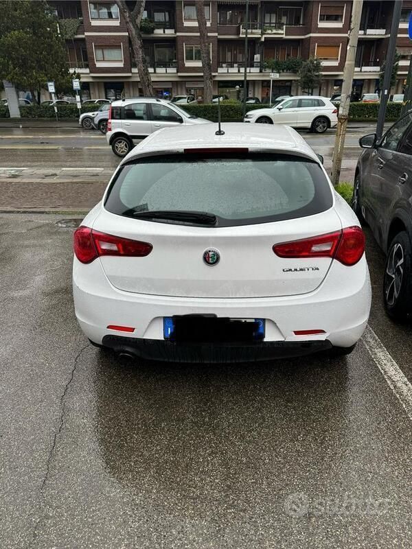 Usata Alfa Romeo Giulietta 120 CV (88 kW) 2020 Bianco Utilitaria