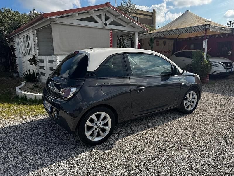 Usata Opel Adam 70 CV (51 kW) 2015 Nero Utilitaria