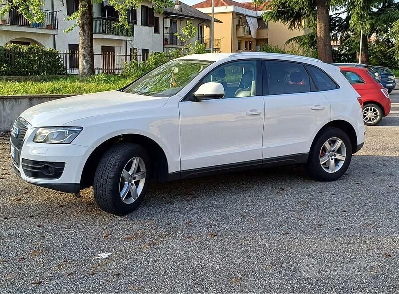 Usata Audi Q5 Ambiente 170 CV (125 kW) 2011 Bianco SUV