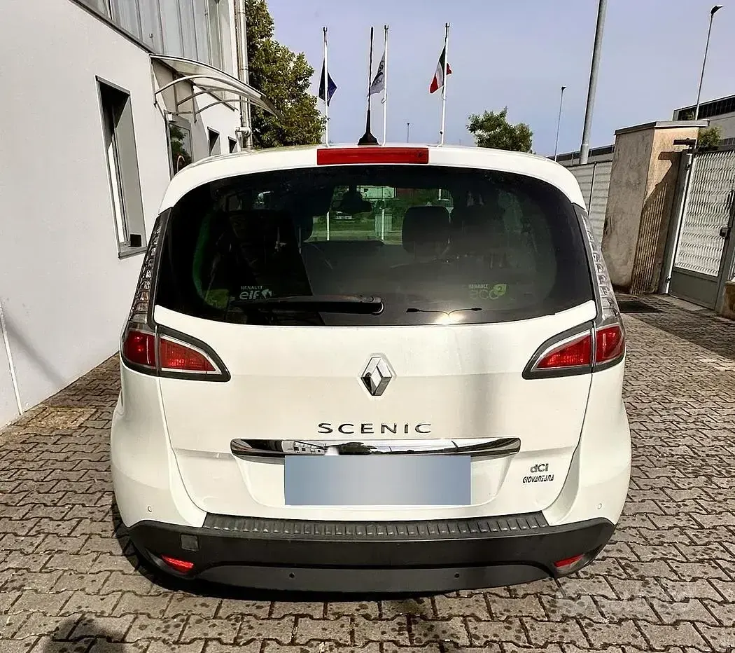 Usata Renault Scenic E-Tech 150 CV (110 kW) 2014 Bianco Monovolume