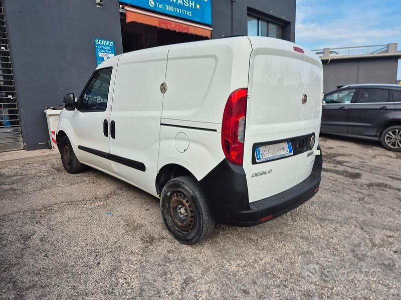 Usata Fiat Doblò 120 CV (88 kW) 2015 Bianco Monovolume