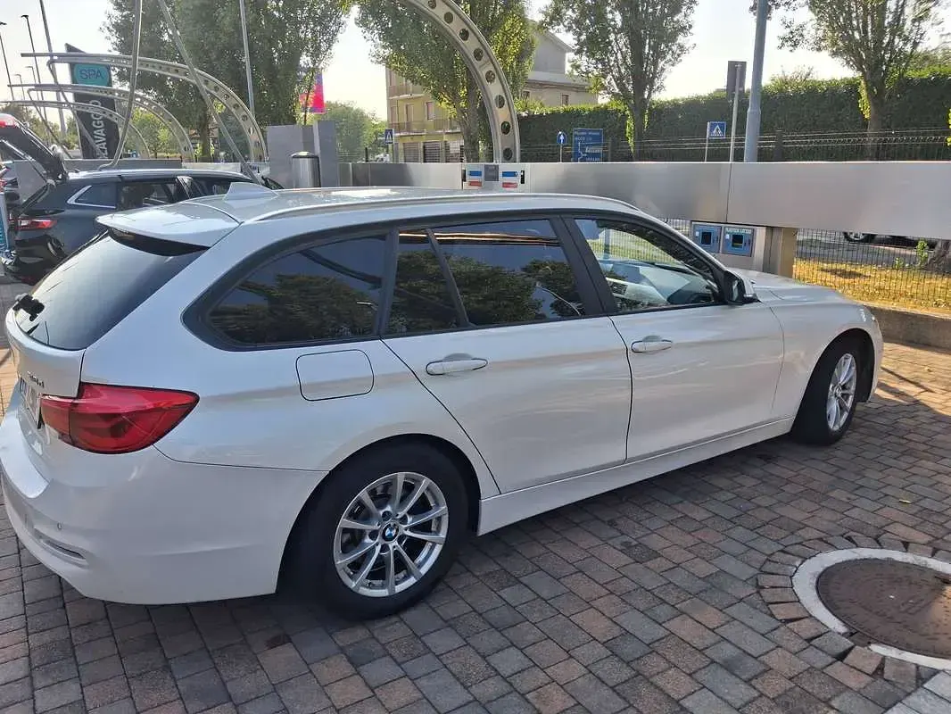 Usata BMW 318 Advantage 150 CV (110 kW) 2015 Bianco Station wagon