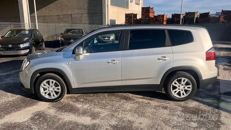 Usata Chevrolet Orlando 130 CV (95 kW) 2013 Grigio Monovolume