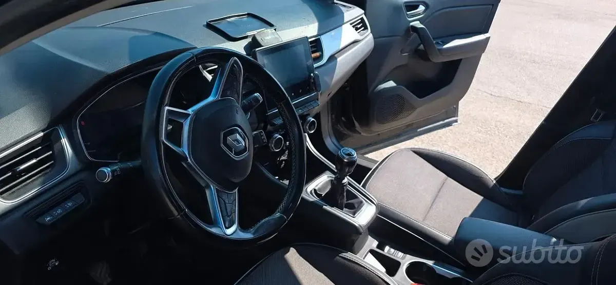 Usata Renault Captur Intens 101 CV (74 kW) 2022 Nero SUV