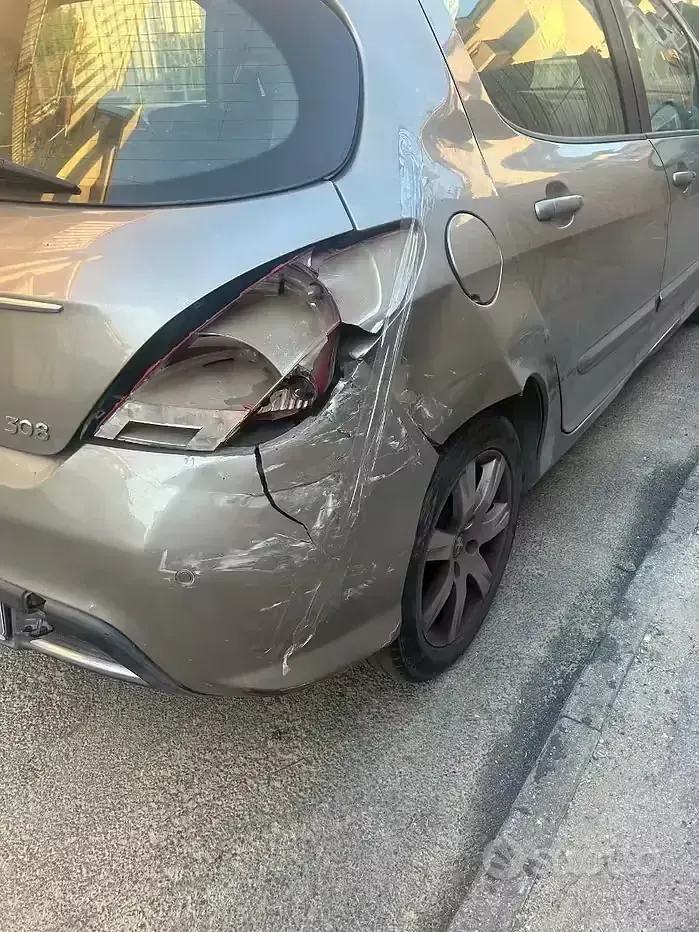 Usata Peugeot 308 92 CV (67 kW) 2011 Berlina