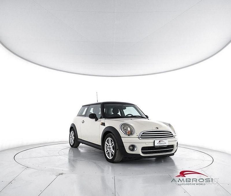 Usata Mini Cooper D Pepper 108 CV (79 kW) 2009 Marrone Utilitaria