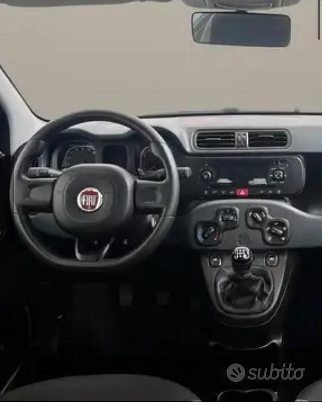 Grigio Usata 2021 Fiat Panda Due volumi | 9500 € (Ottimo prezzo) - Immagine 1/4