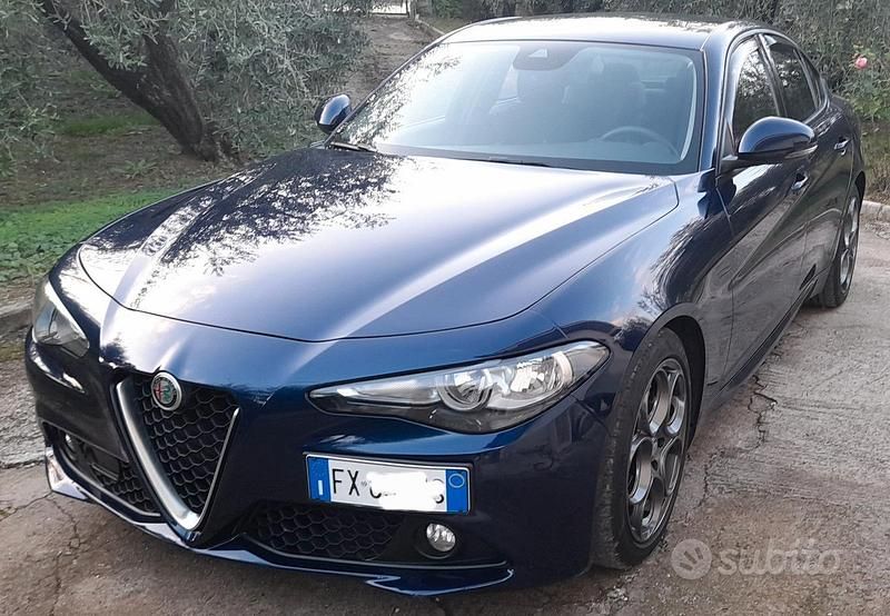 Blu Usata 2019 Alfa Romeo Giulia Tre volumi | 22.900 € (Buon prezzo) - Immagine 1/4